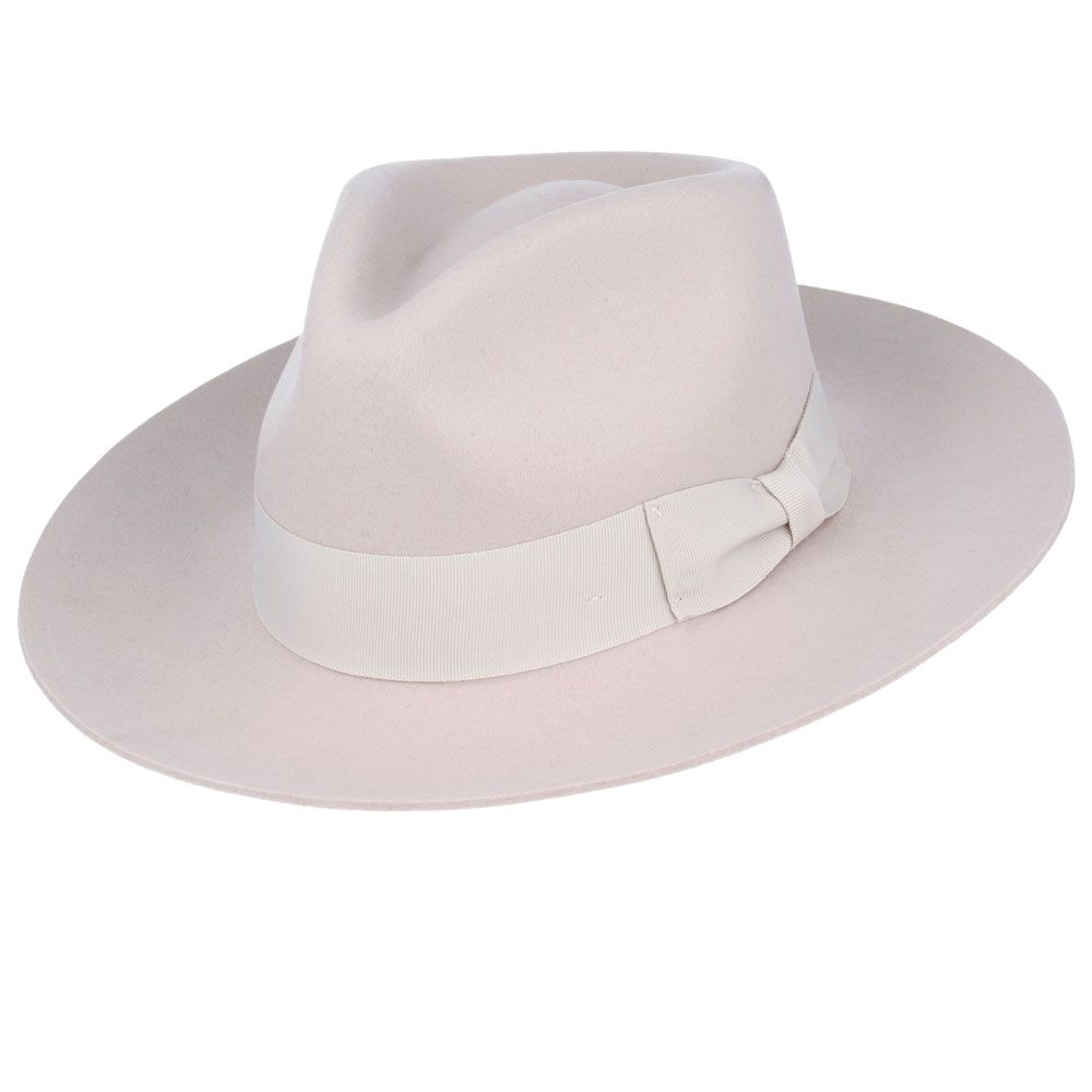 The Wool Fedora Hat Grace Snap-Brim is a versatile and stylish hat with a classic A-line shaped brim. Crafted from 100% wool, this wide stiff brim fedora is packable, allowing you to easily shape it for any occasion. The hat features a comfortable cotton sweatband, an approximately 10cm high crown.